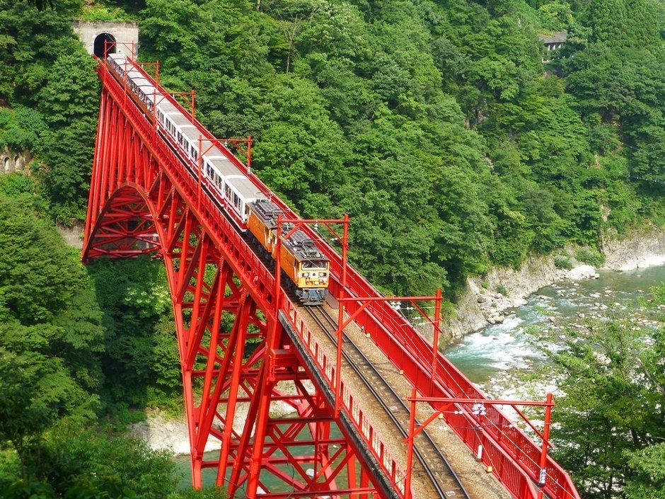 黒部のトロッコ電車に乗って峡谷の絶景を拝みに行こう 富山県黒部市 旅の目的地に合った周辺のホテルガイド